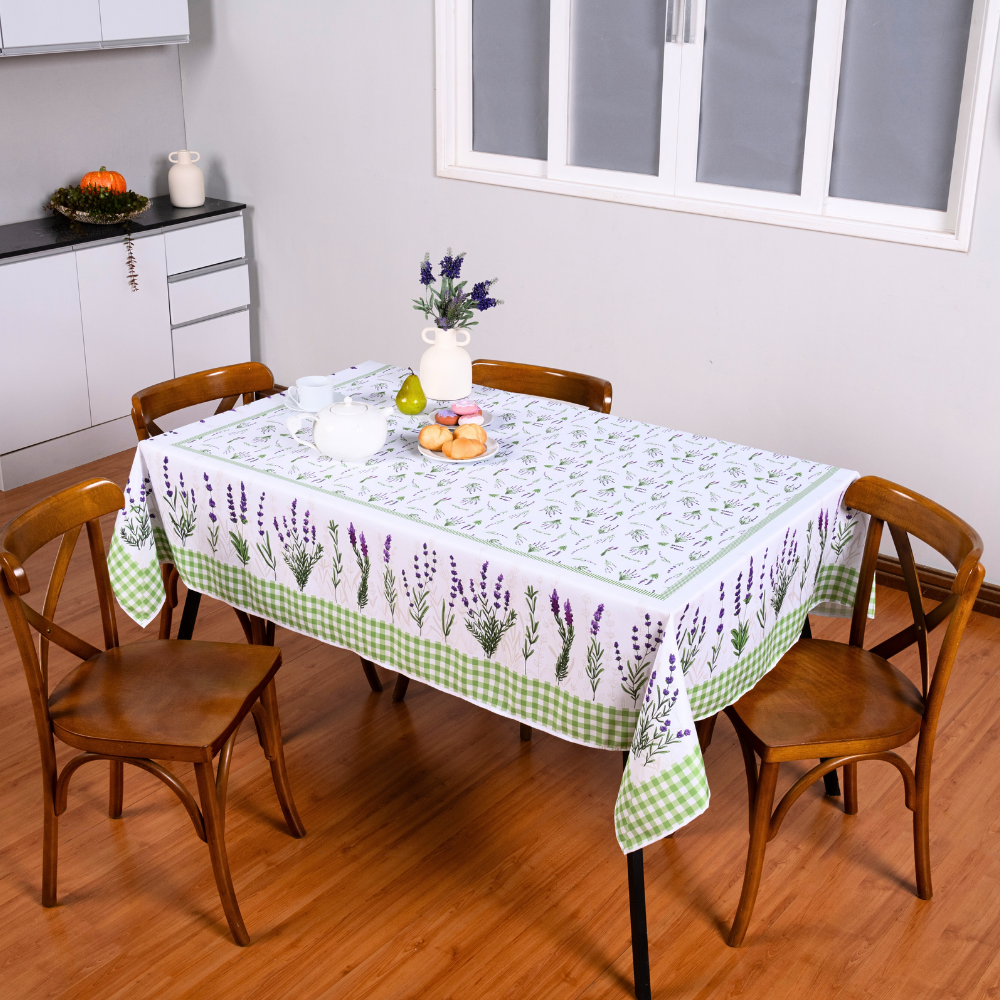 Toalha de Mesa Estampada Allegra 1 Peça 4 Lugares 100% Poliéster - Lavanda (VE